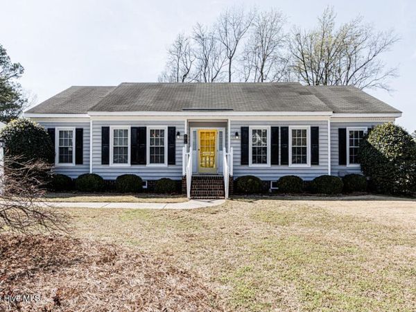 4016 Carybrook Road , Rocky Mount, NC 27803