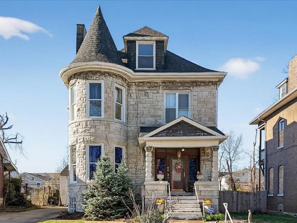 24 Lewis Place, St Louis, MO 63113