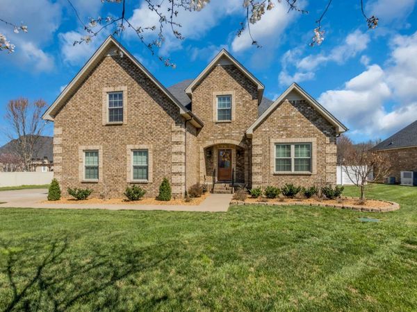 1009 Lila Dr, Murfreesboro, TN 37128