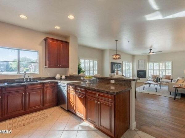 5450 E DEER VALLEY Drive, Unit 1208, Phoenix, AZ 85054