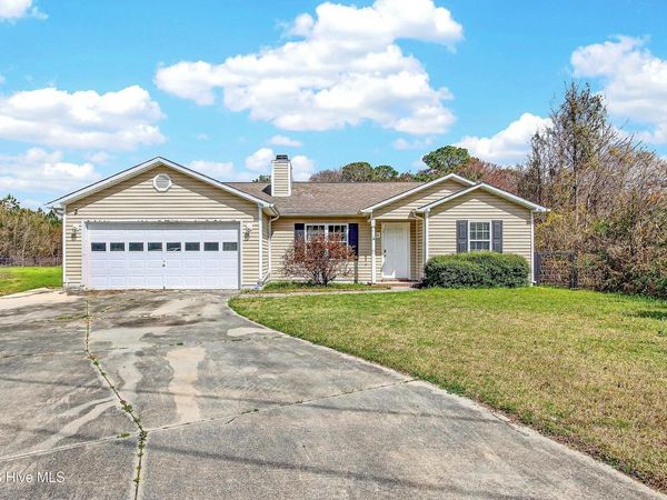 122 Burrell Lane, Richlands, NC 28574