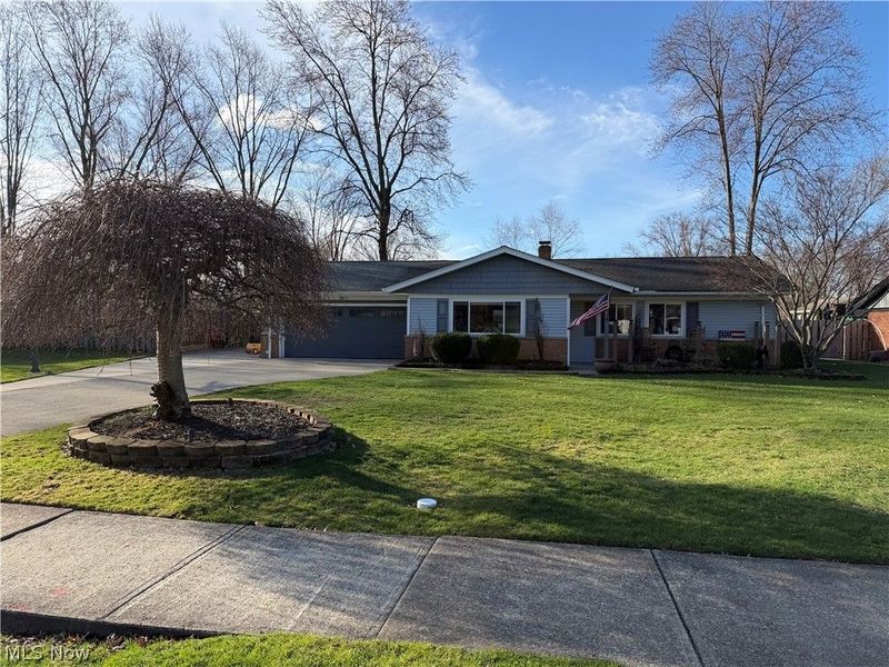 28575 Holly Drive, North Olmsted, OH 44070 Photo 1