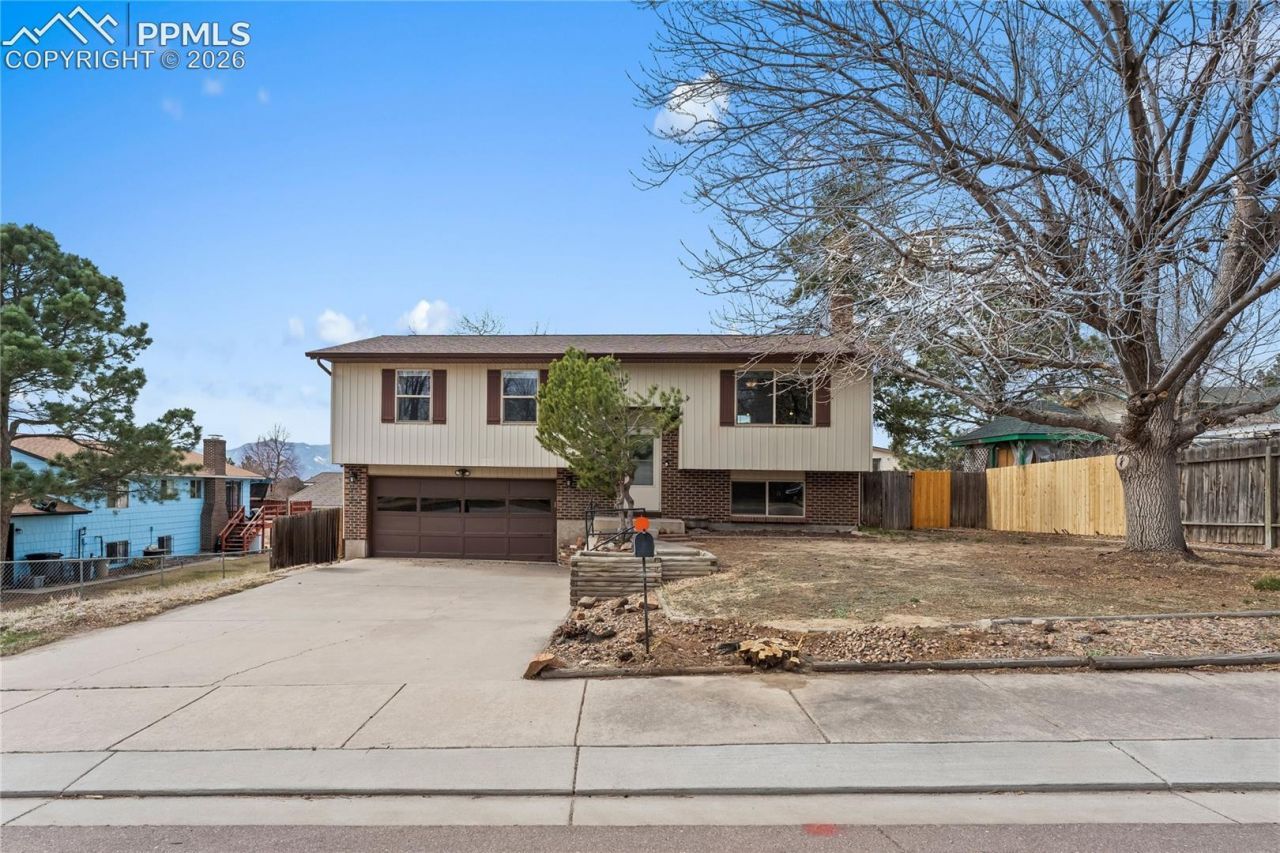 1730 Hathaway Drive, Colorado Springs, CO 80915 Main Photo