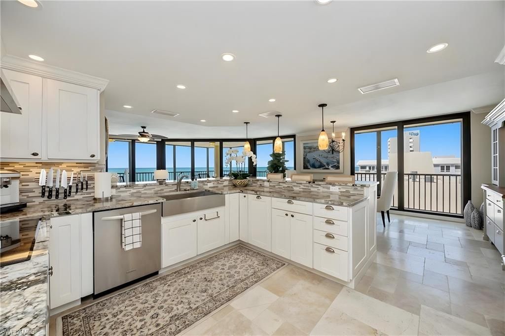 9653 Gulf Shore Dr, Unit 903, Naples, FL 34108 Photo