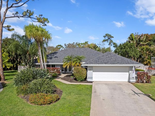 551 Kingsbury Terrace, Wellington, FL 33414