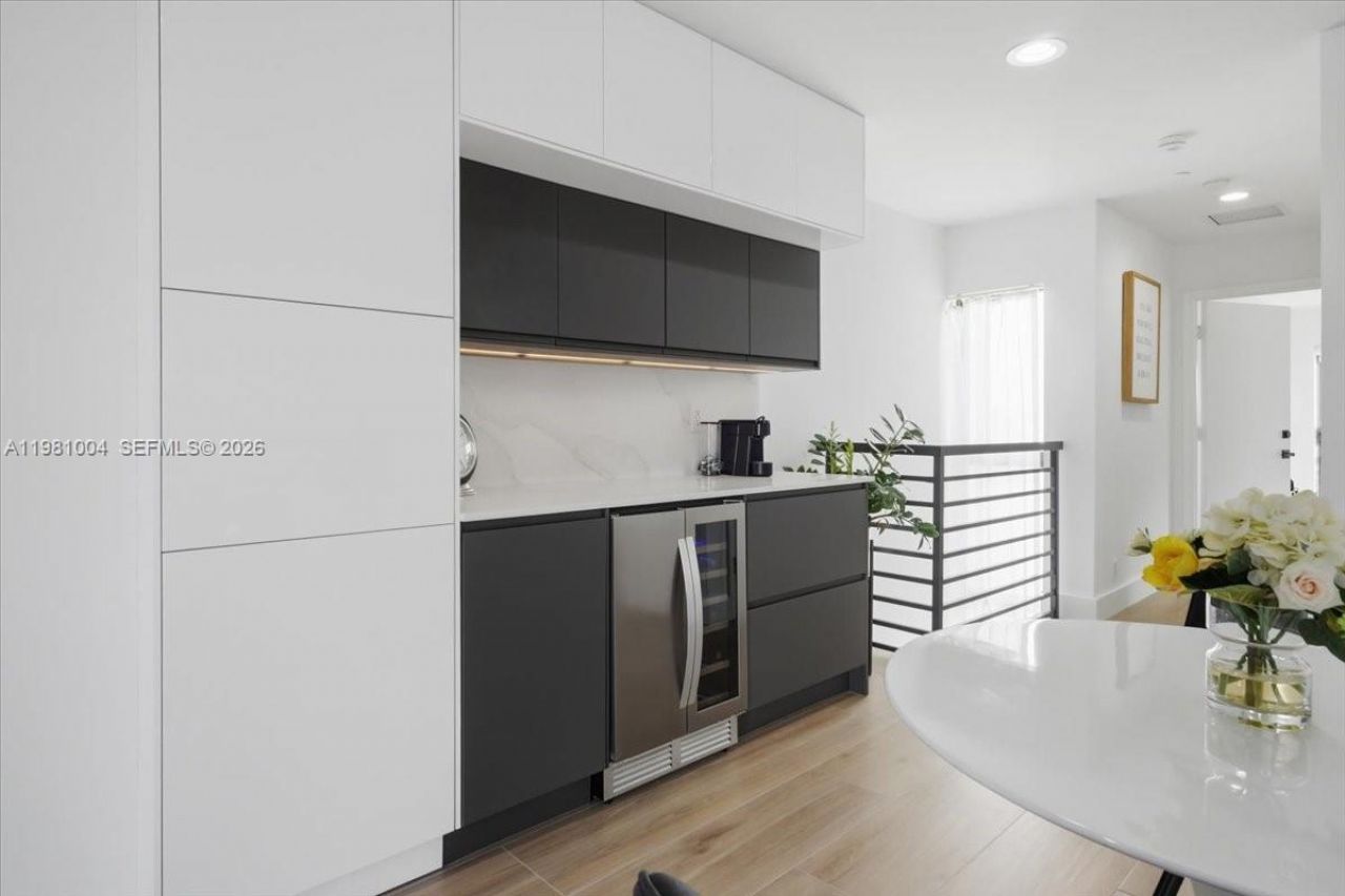 606 NE 14th Ave, Fort Lauderdale, FL 33304 Photo