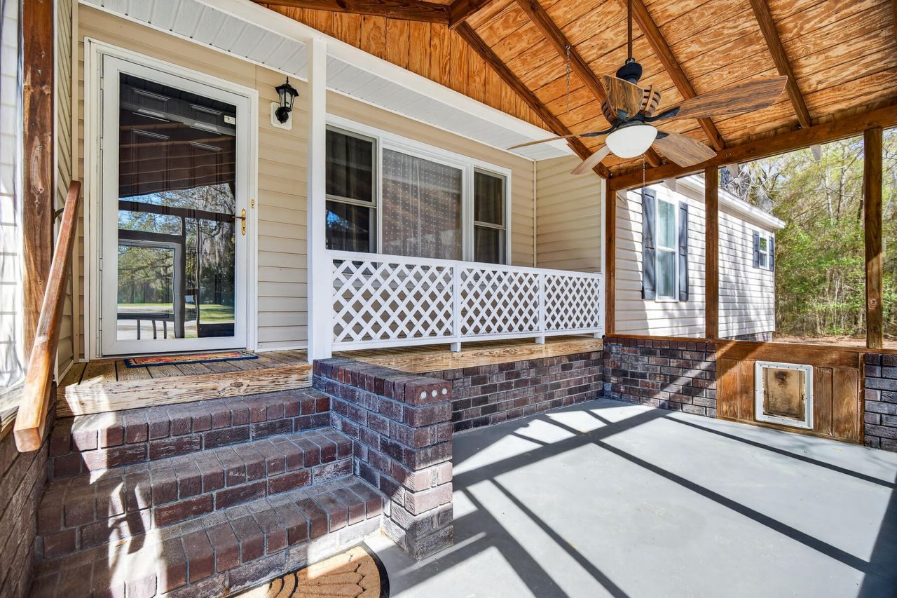 1223 Benton Road Photo 10