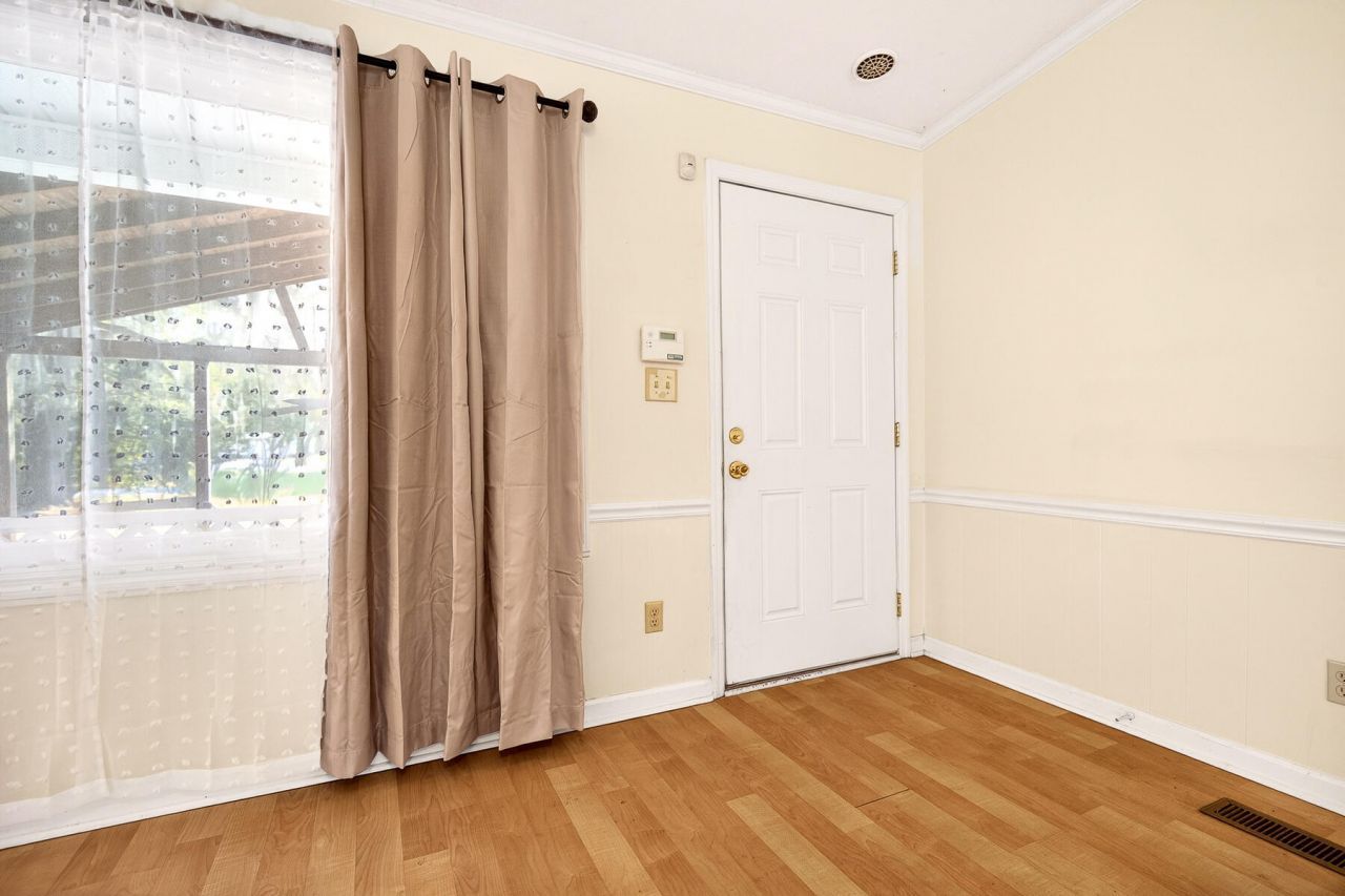 1223 Benton Road Photo 12