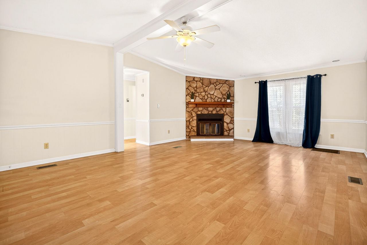 1223 Benton Road Photo 14