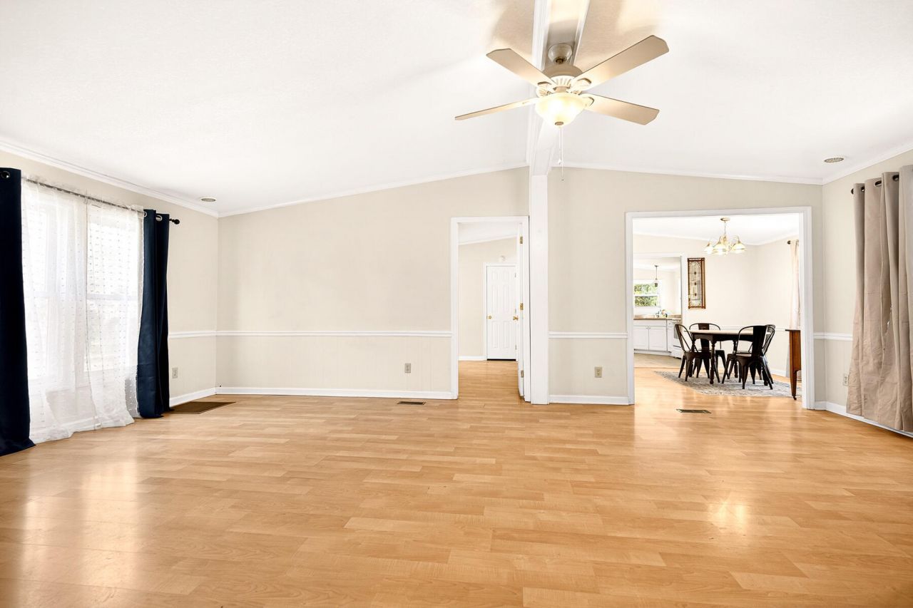 1223 Benton Road Photo 15