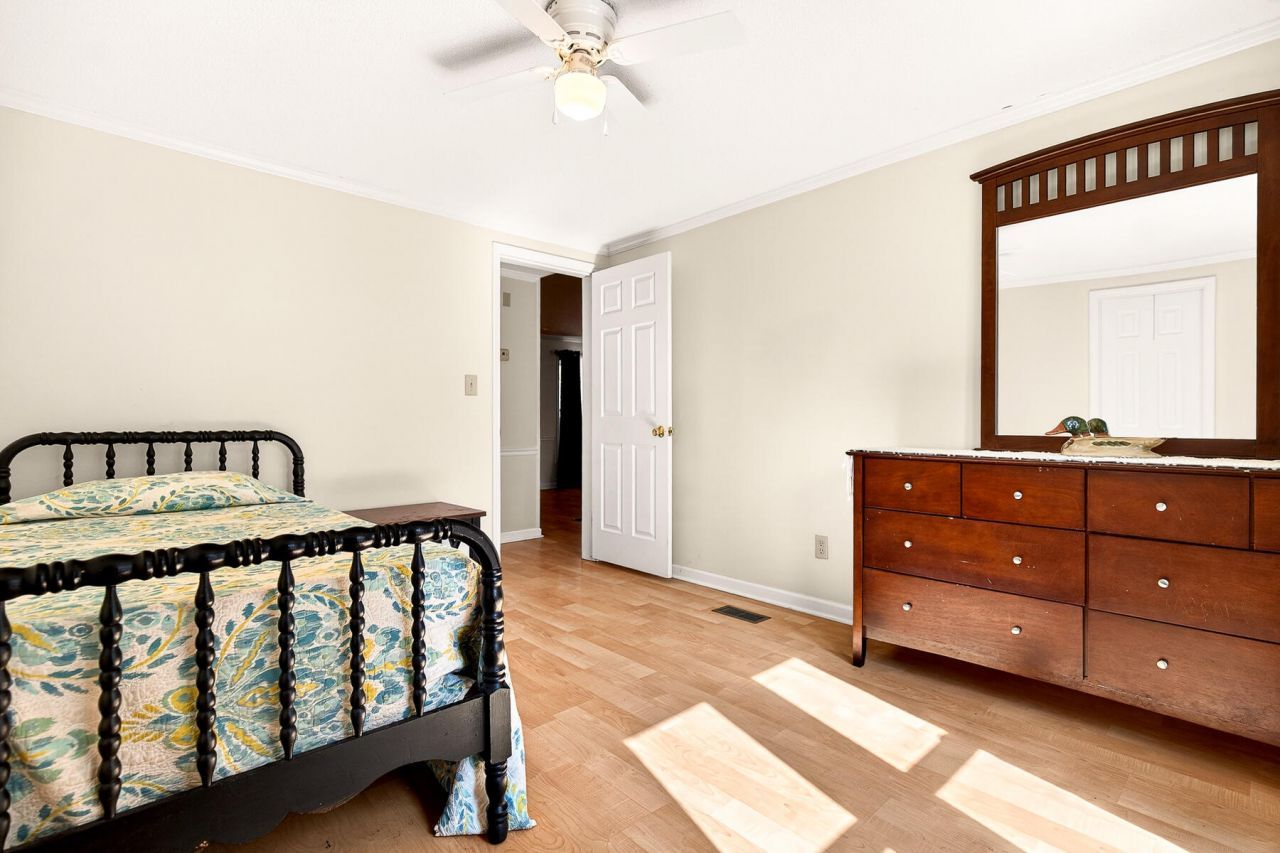 1223 Benton Road Photo 23