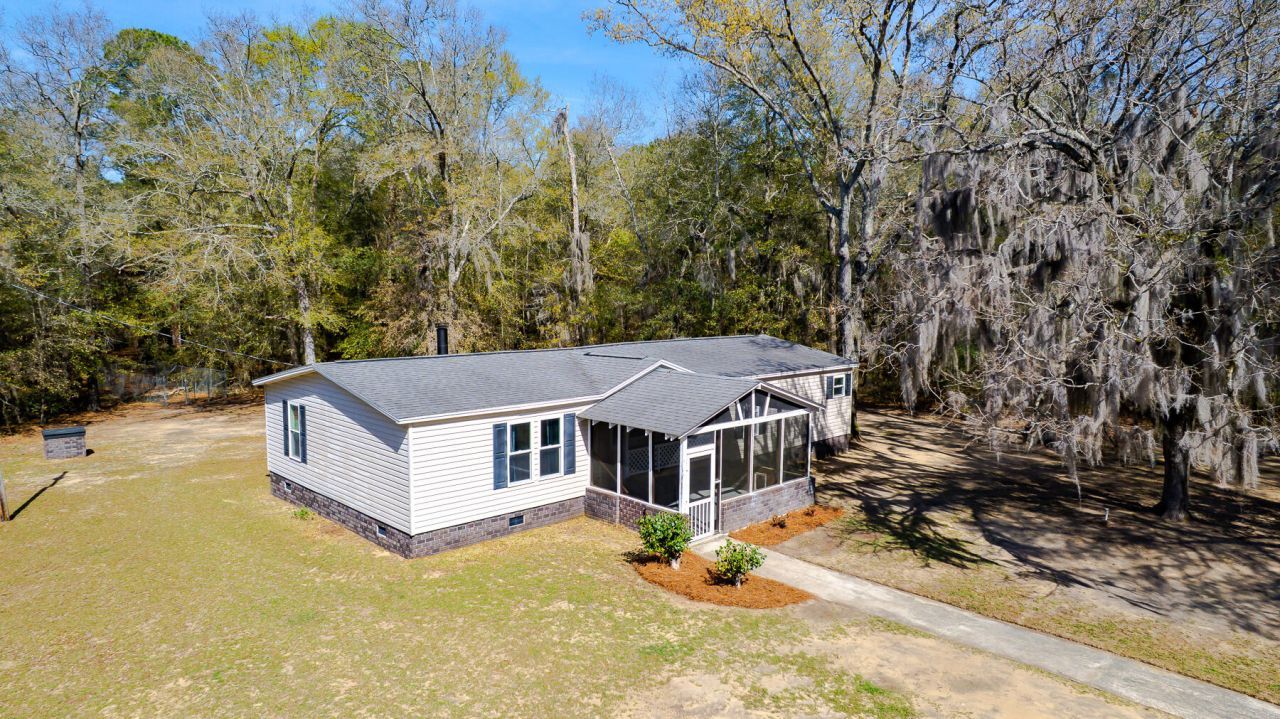 1223 Benton Road Photo 4