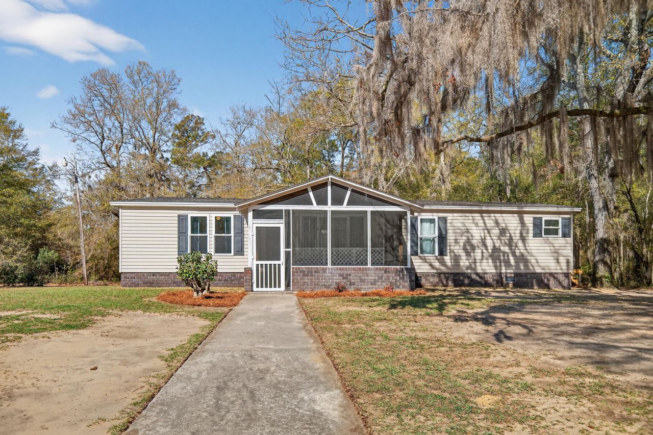 1223 Benton Road Photo 5