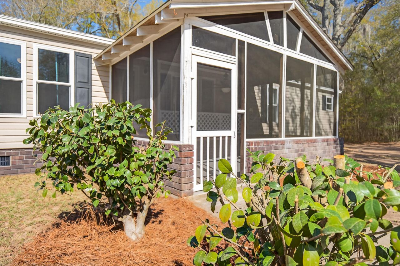 1223 Benton Road Photo 8