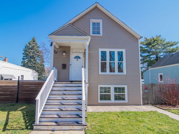 1513 Clinton Avenue , Berwyn, IL 60402