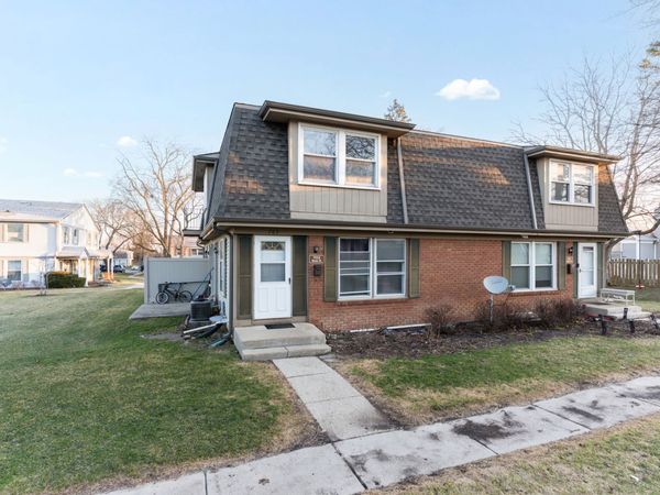 703 Shaw Court , Schaumburg, IL 60194