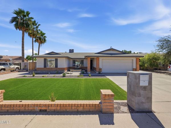 2109 W ORAIBI Drive, Phoenix, AZ 85027
