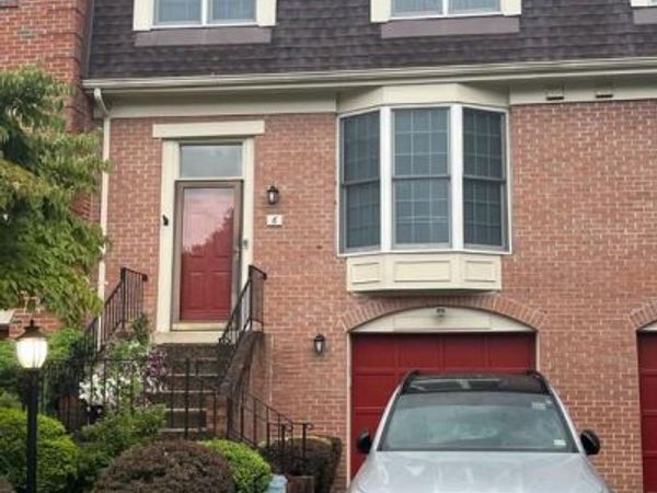 6 S MONTAGUE STREET , ARLINGTON, VA 22204