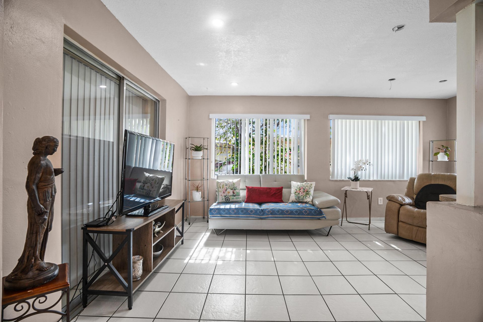 4708 NW 49th Drive, Tamarac, FL 33319 Photo