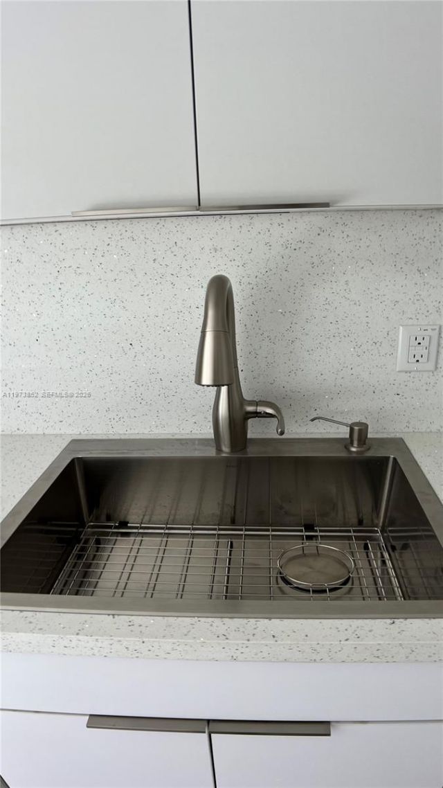 2800 SW 25th St , Unit 1, Miami, FL 33133 Photo