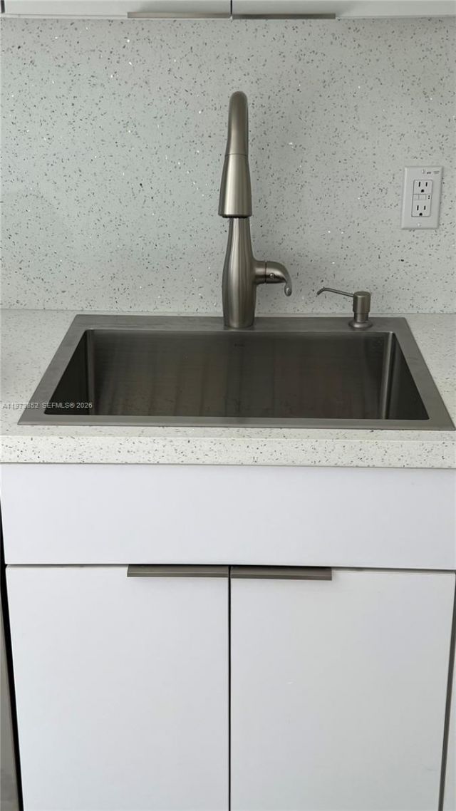 2800 SW 25th St , Unit 1, Miami, FL 33133 Photo