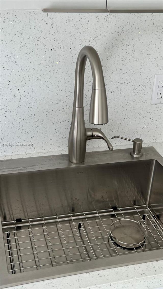 2800 SW 25th St , Unit 1, Miami, FL 33133 Photo