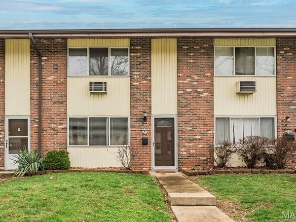 7632 Hazelcrest Drive , Hazelwood, MO 63042