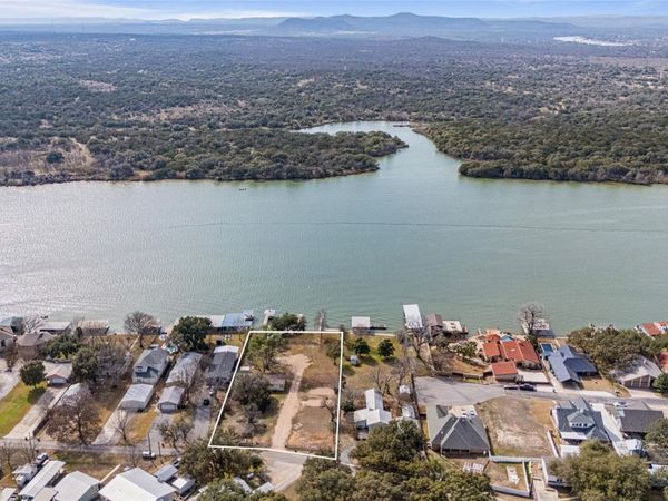 634 County Road 136A RD, Kingsland, TX 78639