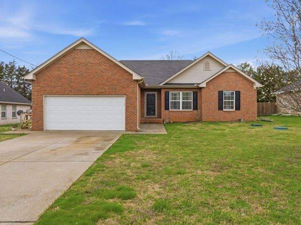 2045 Barretts Ridge Dr, Murfreesboro, TN 37130