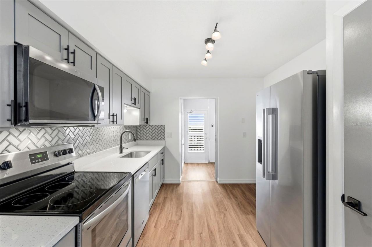 5155 9th Avenue N, Unit 104, Saint Petersburg, FL 33710 Photo