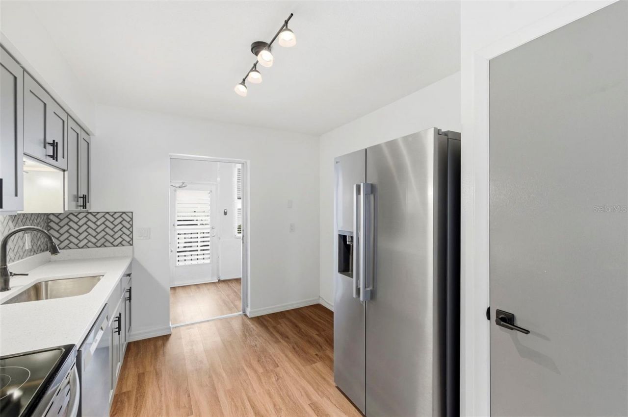 5155 9th Avenue N, Unit 104, Saint Petersburg, FL 33710 Photo