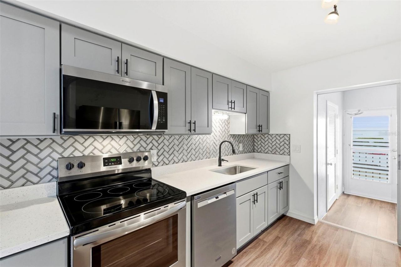 5155 9th Avenue N, Unit 104, Saint Petersburg, FL 33710 Photo