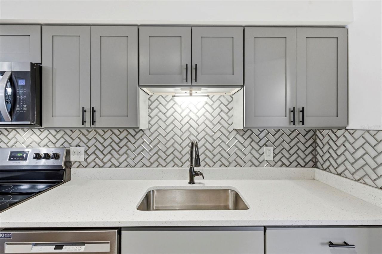 5155 9th Avenue N, Unit 104, Saint Petersburg, FL 33710 Photo