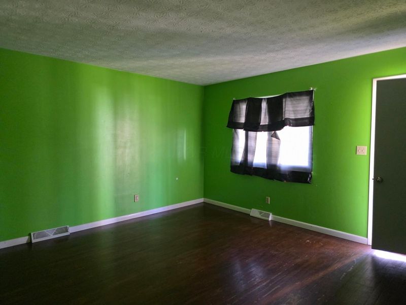 3355 E Deshler Avenue, Columbus, OH 43227 Photo 2