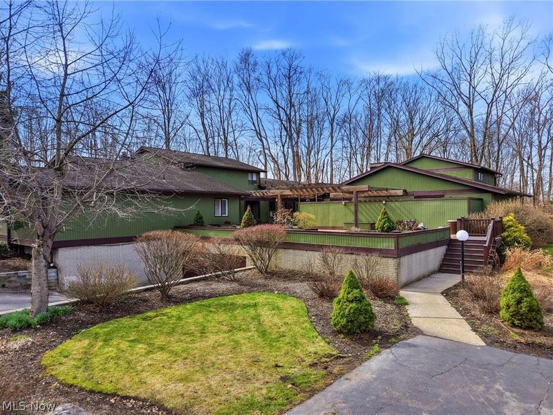 17650 Walnut Trail, Chagrin Falls, OH 44023 Photo 1