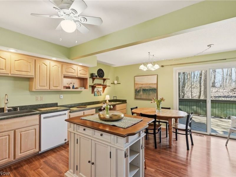 17650 Walnut Trail, Chagrin Falls, OH 44023 Photo 10