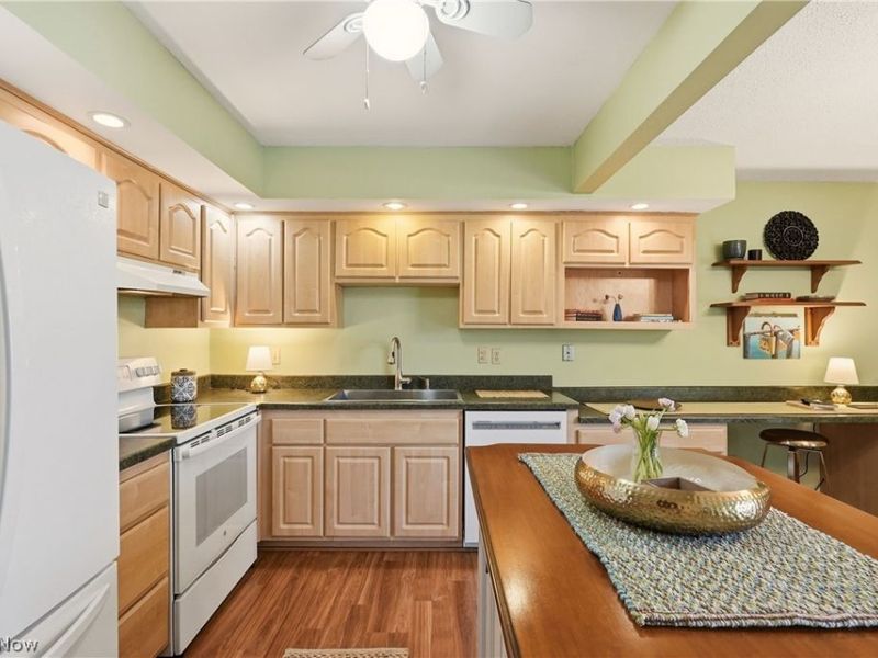 17650 Walnut Trail, Chagrin Falls, OH 44023 Photo 12