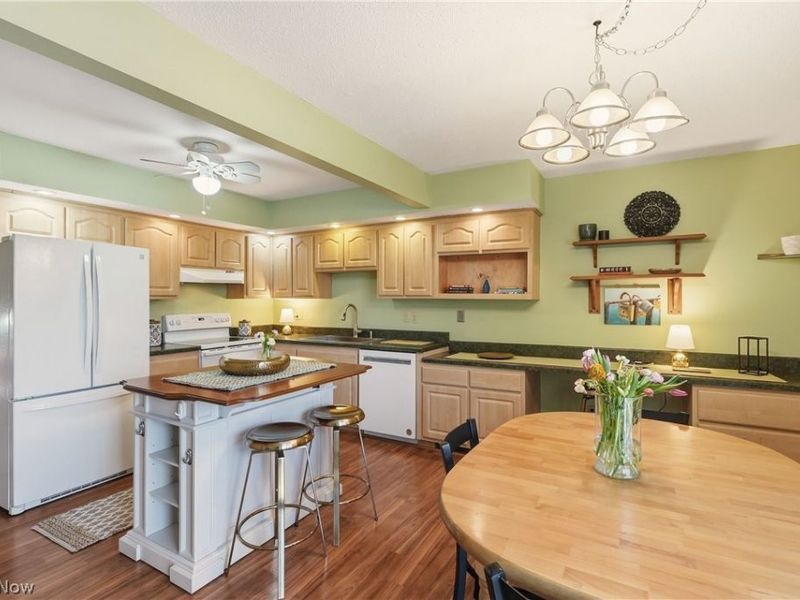 17650 Walnut Trail, Chagrin Falls, OH 44023 Photo 14