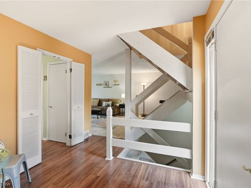 17650 Walnut Trail, Chagrin Falls, OH 44023 Photo 6