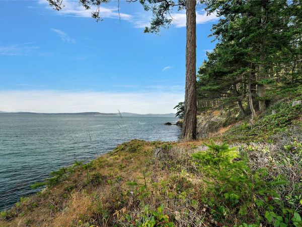 1324 Greenleaf Lane, Sidney Island, BC V8L 5Y9