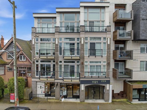 1121 Fort St, Unit 208, Victoria, BC V8V 3K9