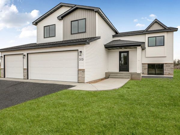 313 10th Street S, Sartell, MN 56377