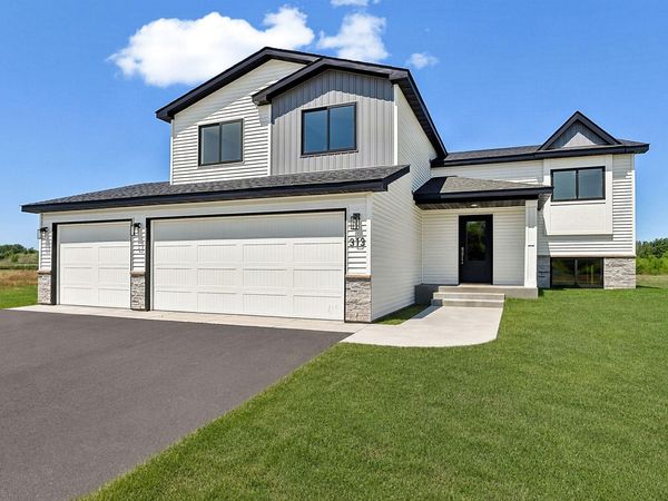 313 10th Street S, Sartell, MN 56377