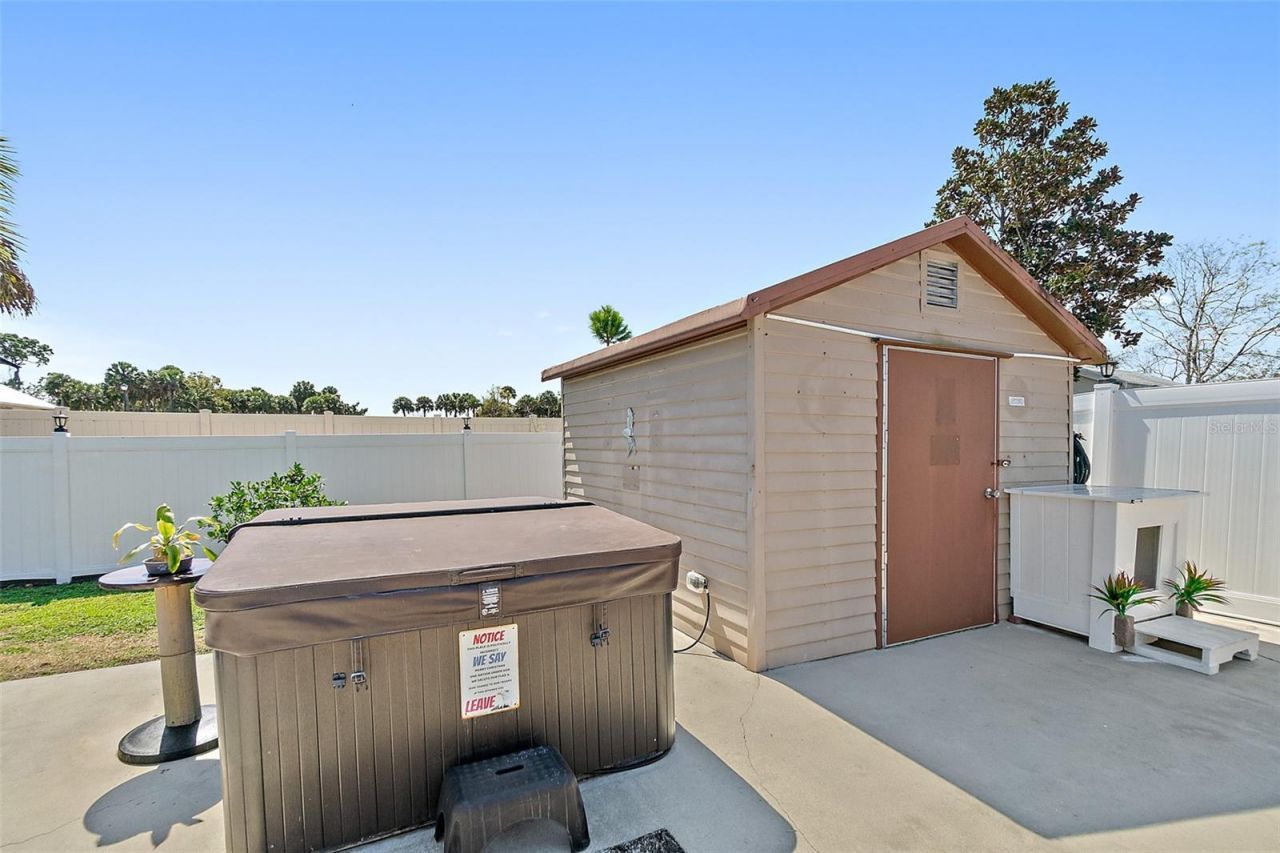 589 Clairmont Lane, South Daytona, FL 32119 Photo