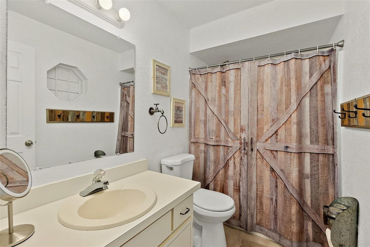 589 Clairmont Lane, South Daytona, FL 32119 Photo