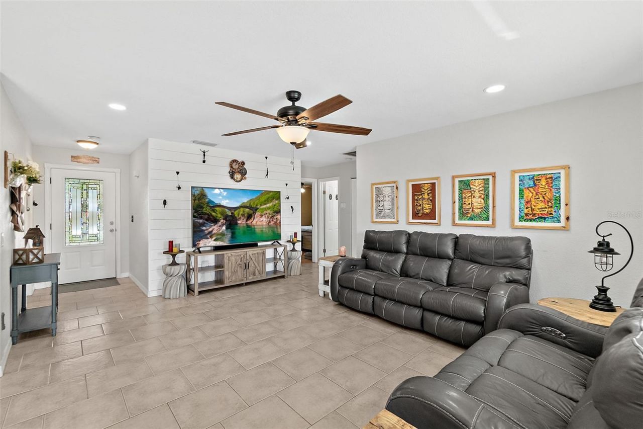 589 Clairmont Lane, South Daytona, FL 32119 Photo