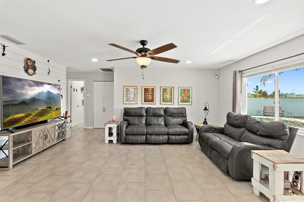 589 Clairmont Lane, South Daytona, FL 32119 Photo