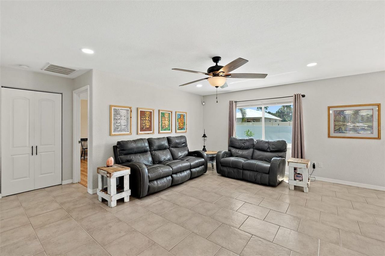 589 Clairmont Lane, South Daytona, FL 32119 Photo