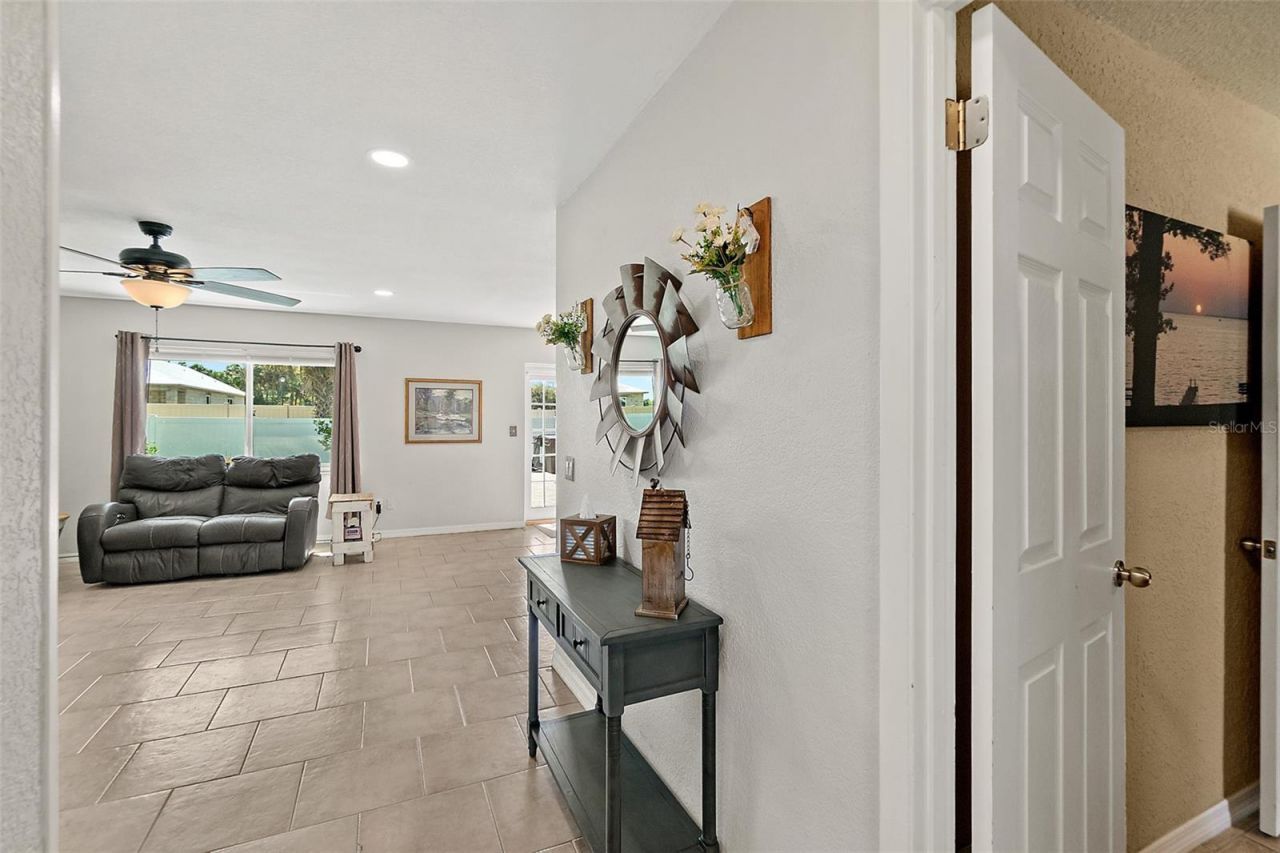 589 Clairmont Lane, South Daytona, FL 32119 Photo