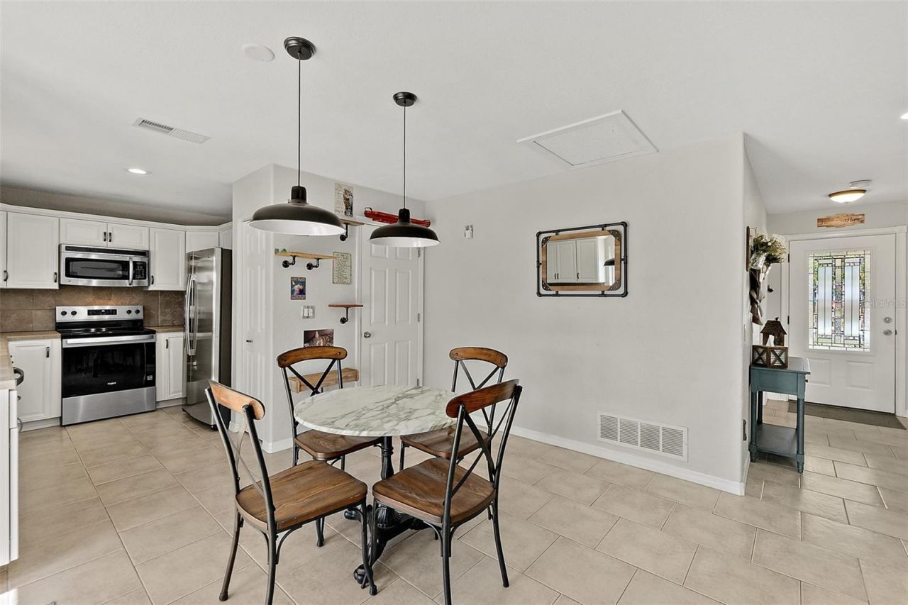 589 Clairmont Lane, South Daytona, FL 32119 Photo